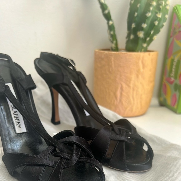 Manolo Blahnik Black Heels Size 35/US 5 - Picture 2 of 9